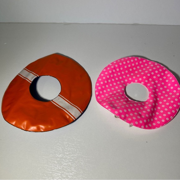 Barbie Pool Party Lot Floating Yellow Pool And Mats Beach Balls Vintage - Picture 5 of 5